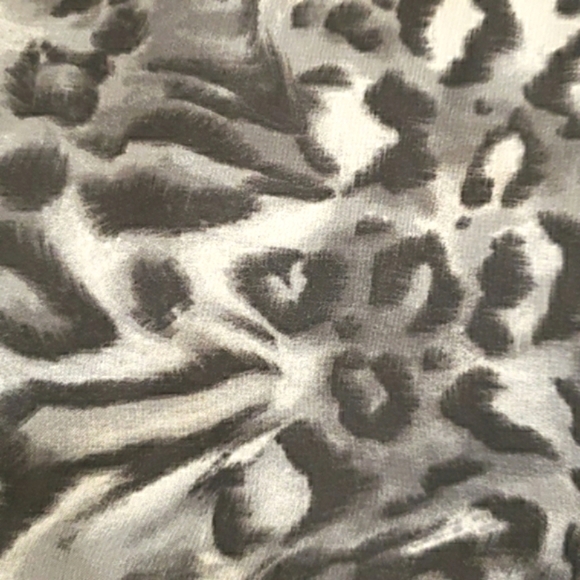 🪻BOGO🪻 B&W Animal Print Dress Size M Like New! - Picture 8 of 10